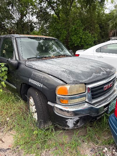 2005 GMC Sierra 1500 Location - Large Trucks & Vans - Row 26 - Stock # H48466