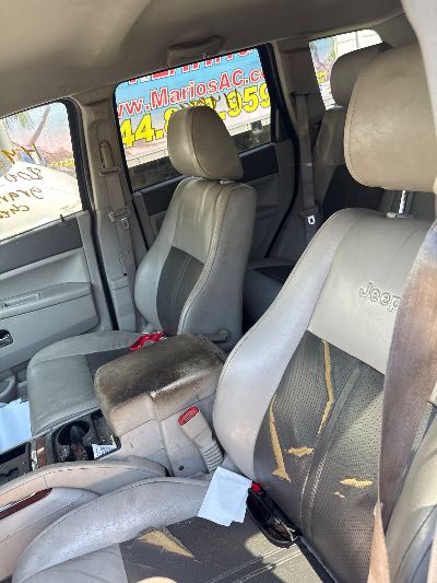 2005 Jeep Grand Cherokee Location - Chrysler - Row 43 - Stock # H48991