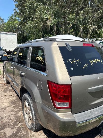 2005 Jeep Grand Cherokee Location - Chrysler - Row 43 - Stock # H48991