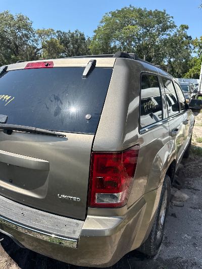 2005 Jeep Grand Cherokee Location - Chrysler - Row 43 - Stock # H48991