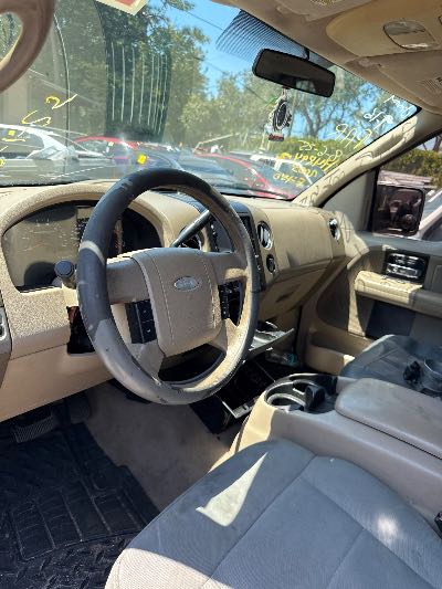 2005 Ford F-150 Location - Large Trucks & Vans - Row 24 - Stock # H48942