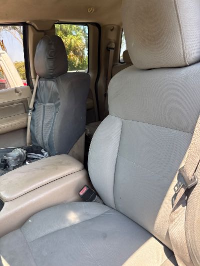 2005 Ford F-150 Location - Large Trucks & Vans - Row 24 - Stock # H48942