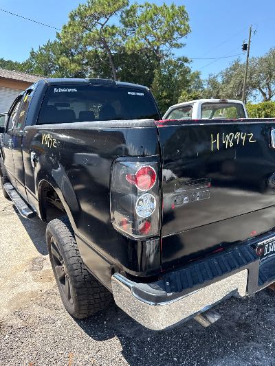 2005 Ford F-150 Location - Large Trucks & Vans - Row 24 - Stock # H48942