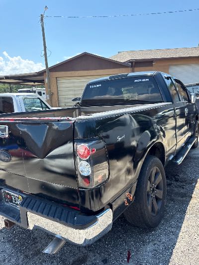 2005 Ford F-150 Location - Large Trucks & Vans - Row 24 - Stock # H48942