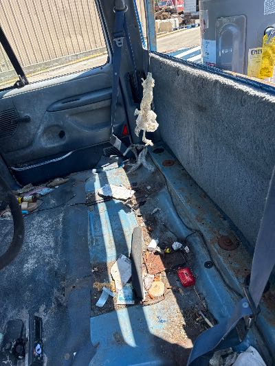 1995 Ford F-150 Location - Large Trucks & Vans - Row 24 - Stock # H49146