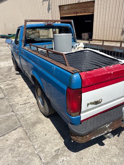 1995 Ford F-150 Location - Large Trucks & Vans - Row 24 - Stock # H49146