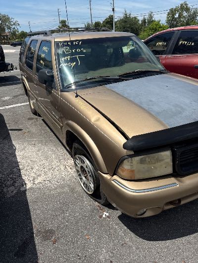 1999 GMC Envoy Location - GM - Row 36 - Stock # H49161