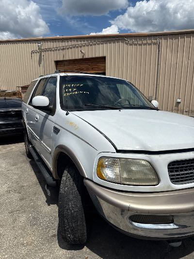 1997 Ford Expedition Location - Large Trucks & Vans - Row 25 - Stock # H49177