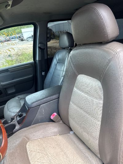 2005 Ford Explorer Location - Ford - Row 31 - Stock # H49139