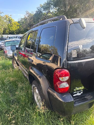 2007 Jeep Liberty Location - Chrysler - Row 42 - Stock # H49045