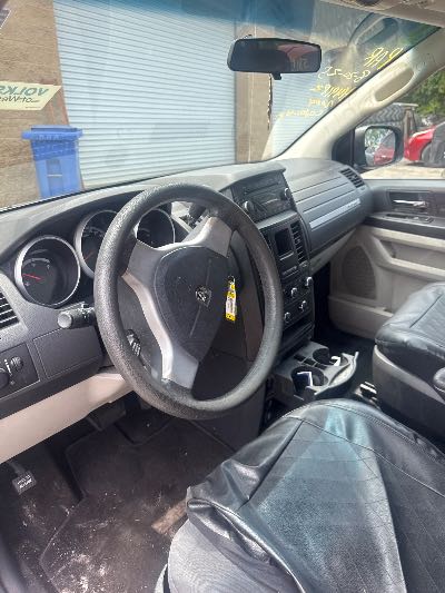 2009 Dodge Grand Caravan Location - Chrysler - Row 46 - Stock # H49182