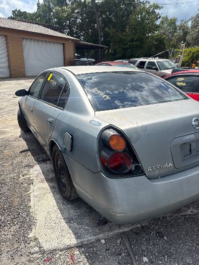 2002 Nissan Altima Location - Imports - Row 1 - Stock # H49189