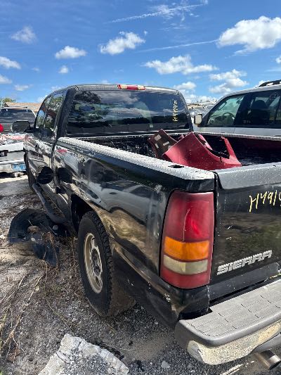 2002 GMC Sierra 1500 Location - Large Trucks & Vans - Row 27 - Stock # H49142