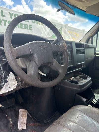 2007 Chevrolet Express Location - Large Trucks & Vans - Row 25 - Stock # H49206