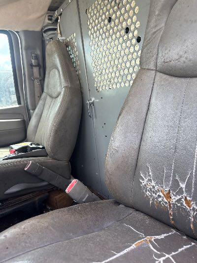 2007 Chevrolet Express Location - Large Trucks & Vans - Row 25 - Stock # H49206