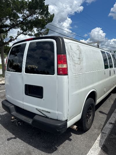 2007 Chevrolet Express Location - Large Trucks & Vans - Row 25 - Stock # H49206