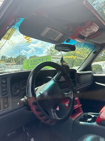 2002 Chevrolet Avalanche Location - Large Trucks & Vans - Row 50 - Stock # H48625