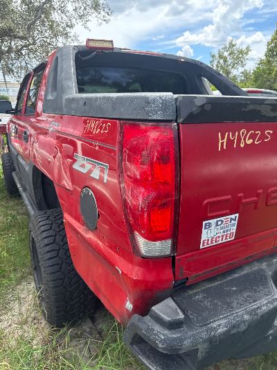 2002 Chevrolet Avalanche Location - Large Trucks & Vans - Row 50 - Stock # H48625