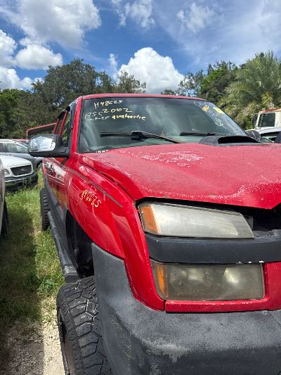 2002 Chevrolet Avalanche Location - Large Trucks & Vans - Row 50 - Stock # H48625
