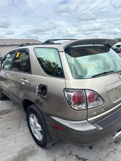 2001 Lexus RX 300 Location - Imports - Row 31 - Stock # H49221