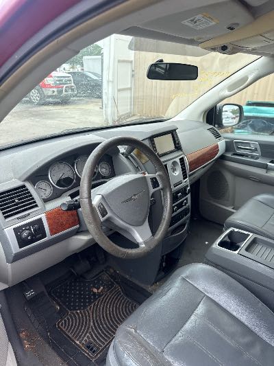 2008 Chrysler Town and Country Location - Chrysler - Row 47 - Stock # H49235