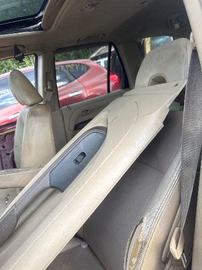 2005 Honda CR-V Location - Imports - Row 28 - Stock # H48954