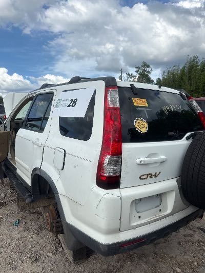 2005 Honda CR-V Location - Imports - Row 28 - Stock # H48954