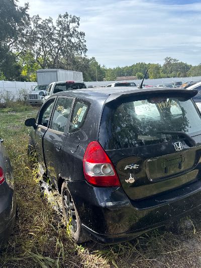 2007 Honda Fit Location - Imports - Row 13 - Stock # H48168