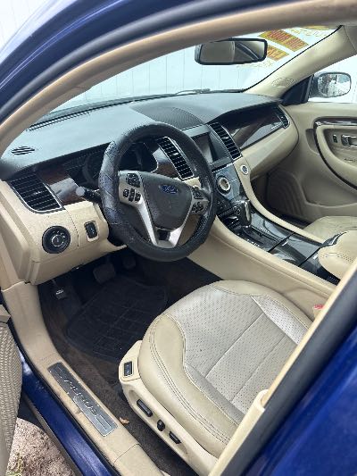 2013 Ford Taurus Location - Ford - Row 33 - Stock # H49241