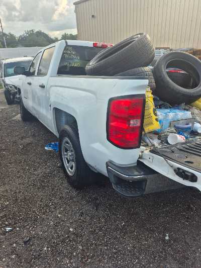 2015 Chevrolet Silverado 1500 Location - Large Trucks & Vans - Row 25 - Stock # H49003