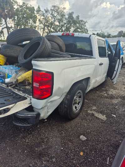 2015 Chevrolet Silverado 1500 Location - Large Trucks & Vans - Row 25 - Stock # H49003