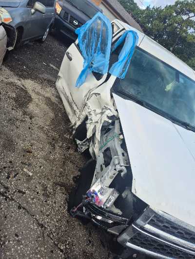 2015 Chevrolet Silverado 1500 Location - Large Trucks & Vans - Row 25 - Stock # H49003