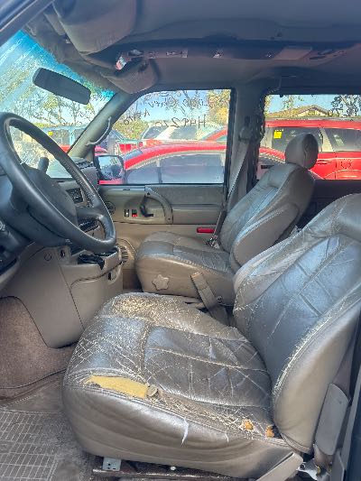 2000 Chevrolet Astro Location - GM - Row 39 - Stock # H49270