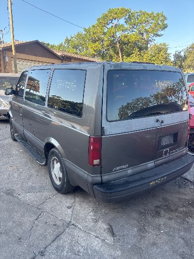 2000 Chevrolet Astro Location - GM - Row 39 - Stock # H49270