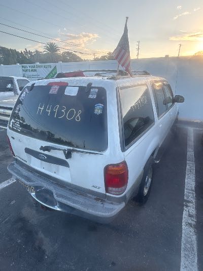2000 Ford Explorer Location - Ford - Row 33 - Stock # H49308
