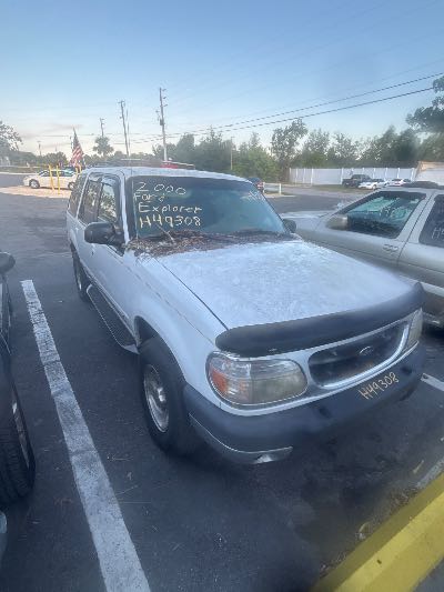 2000 Ford Explorer Location - Ford - Row 33 - Stock # H49308