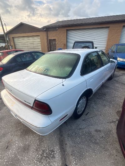 1998 Oldsmobile Eighty-Eight Location - GM - Row 39 - Stock # H49292