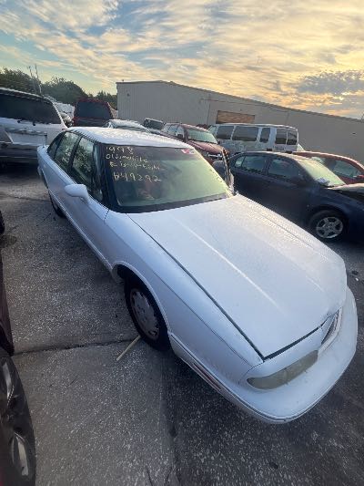 1998 Oldsmobile Eighty-Eight Location - GM - Row 39 - Stock # H49292