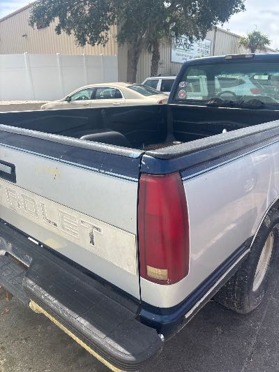 1996 Chevrolet C/K 1500 Location - Large Trucks & Vans - Row 29 - Stock # H49499