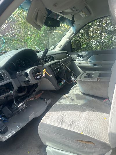 2007 Chevrolet Suburban Location - Large Trucks & Vans - Row 49 - Stock # H48170