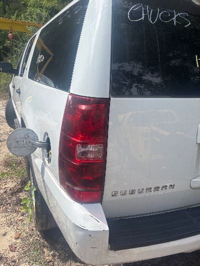 2007 Chevrolet Suburban Location - Large Trucks & Vans - Row 49 - Stock # H48170