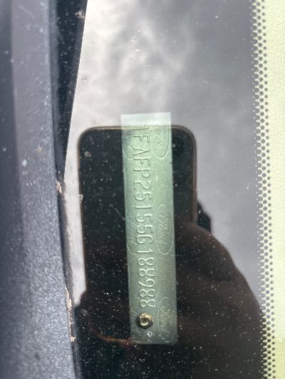 2005 Ford Five Hundred Location - Ford - Row 35 - Stock # H49580