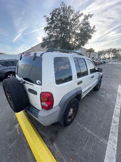 2004 Jeep Liberty Location - Chrysler - Row 38 - Stock # H50291