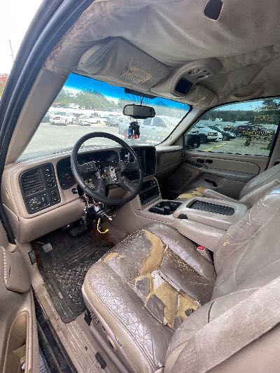 2004 Chevrolet Silverado 2500HD Location - Large Trucks & Vans - Row 26 - Stock # H50505