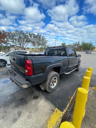 2004 Chevrolet Silverado 2500HD Location - Large Trucks & Vans - Row 26 - Stock # H50505