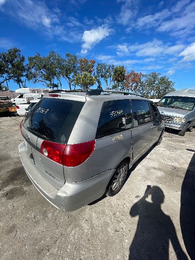 2006 Toyota Sienna Location - Imports - Row 20 - Stock # H50669