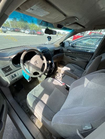 2006 Toyota Sienna Location - Imports - Row 22 - Stock # H50722