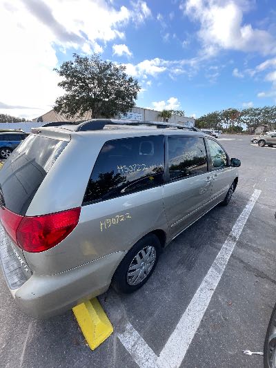2006 Toyota Sienna Location - Imports - Row 22 - Stock # H50722