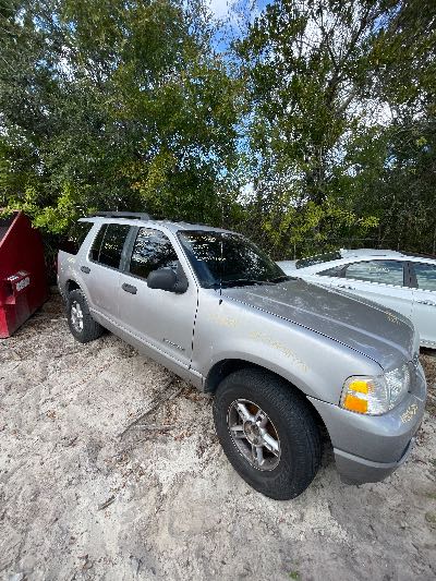 2005 Ford Explorer Location - Ford - Row 33 - Stock # H50630