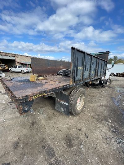 2005 GMC C6C042 Location - Large Trucks & Vans - Row 28 - Stock # H50642